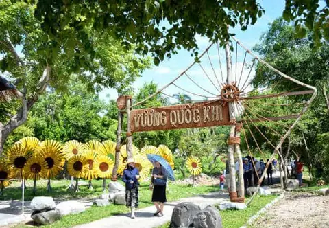Một vương quốc khỉ tại Nha Trang