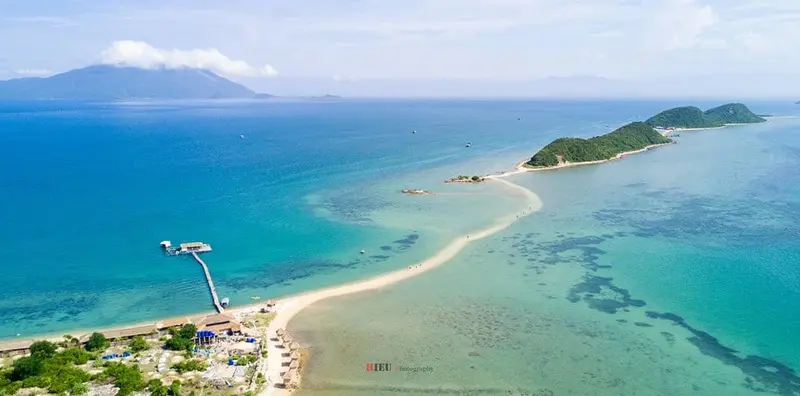 Con đường trên biển tuyệt đẹp tại đảo Điệp Sơn