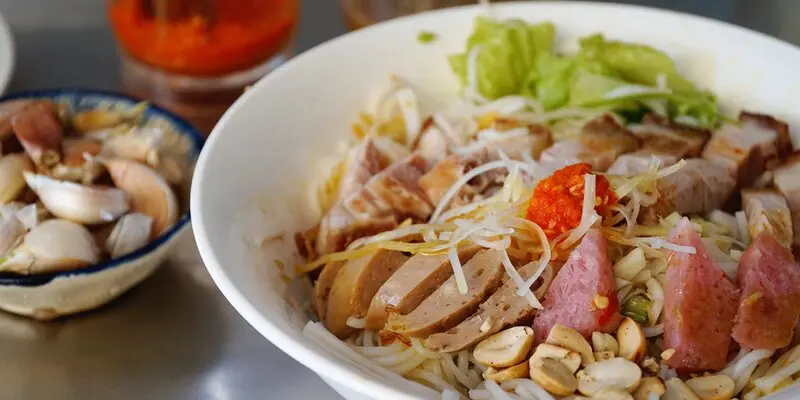 Đừng quên thưởng thức bún mắm nêm theo khẩu vị của người dân Gia Lai