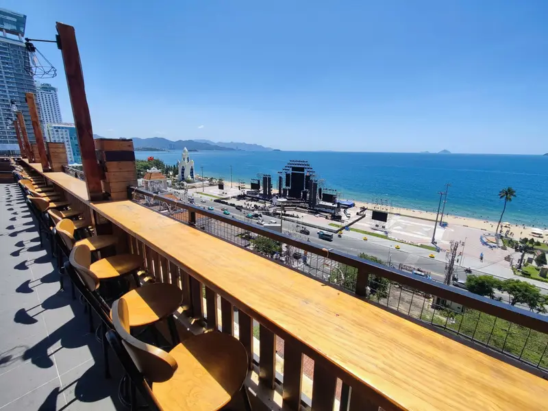 Chốn Bình Yên Coffee Nha Trang Ngắm trọn cảnh Tháp Trầm Hương